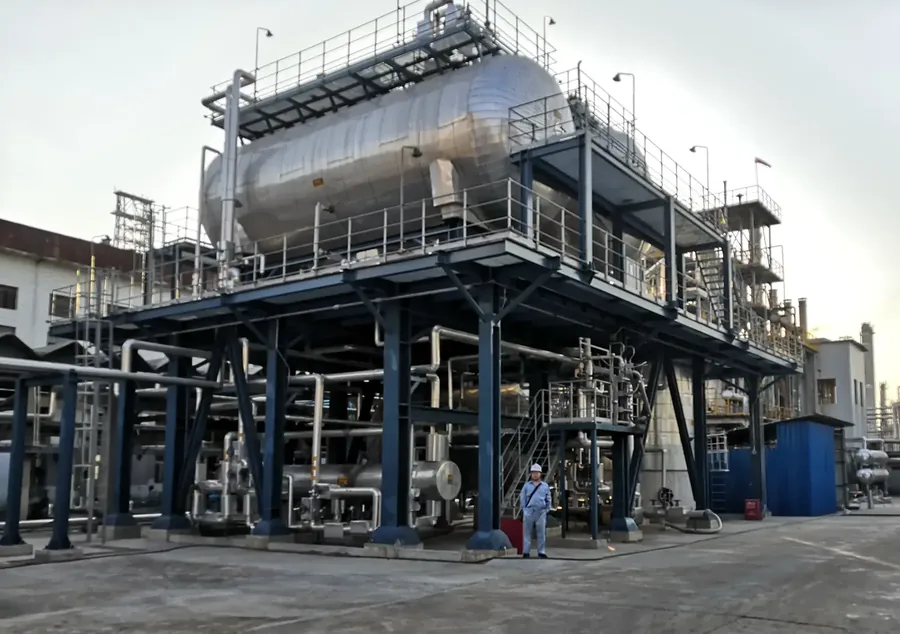 Distillation tower unit at the Hubei Benxin Songzi corrosion inhibitor production base